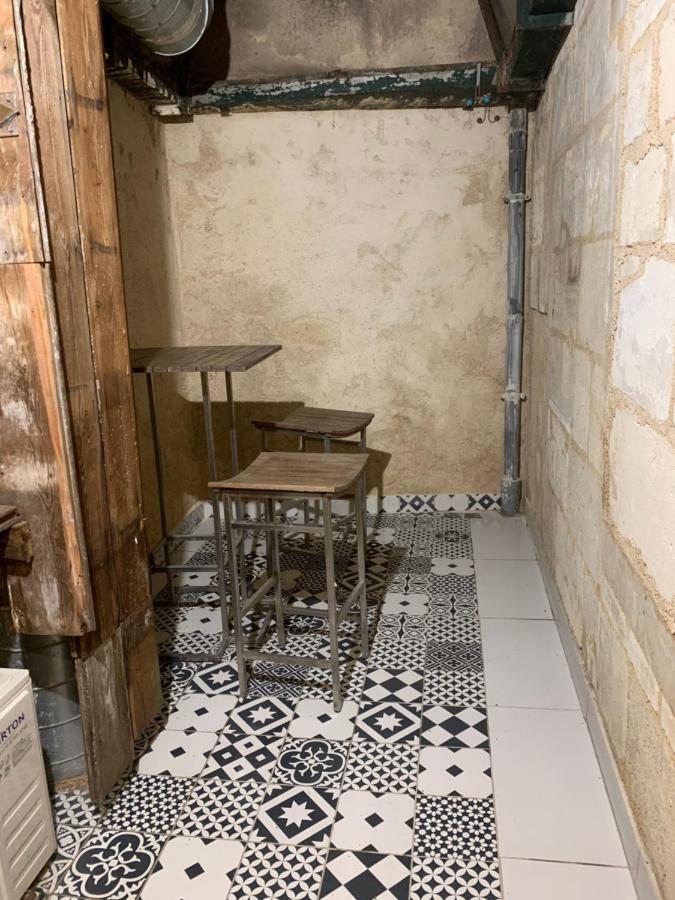 Chambre Avec Salle De Bain Et Cuisine Privee Centre Ville Historique Avec Climatisation Et Patio Bordeaux Bagian luar foto
